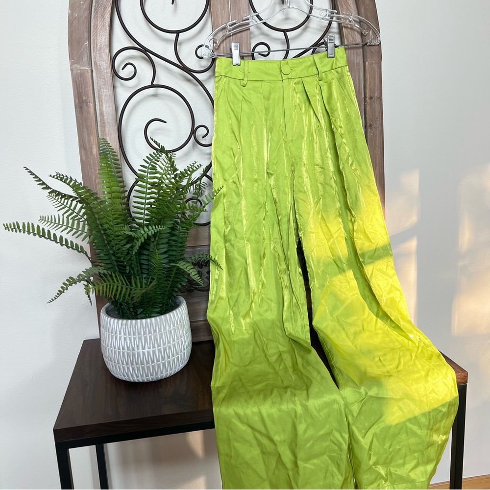 Lime trousers